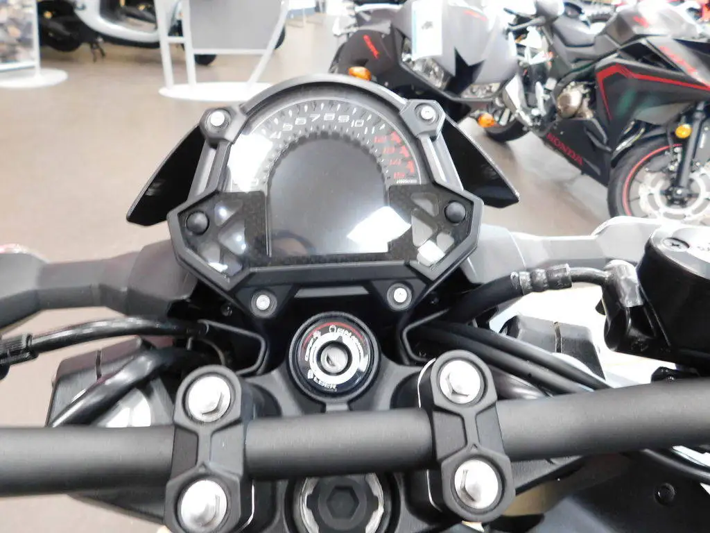 Power Bike 2021 Z400 ABS Racing Motorcycle Brushless Red Black 399cc ENGINE 4-stroke > 80km/h Gas / Diesel 3.7 Gal > 2000W 60V