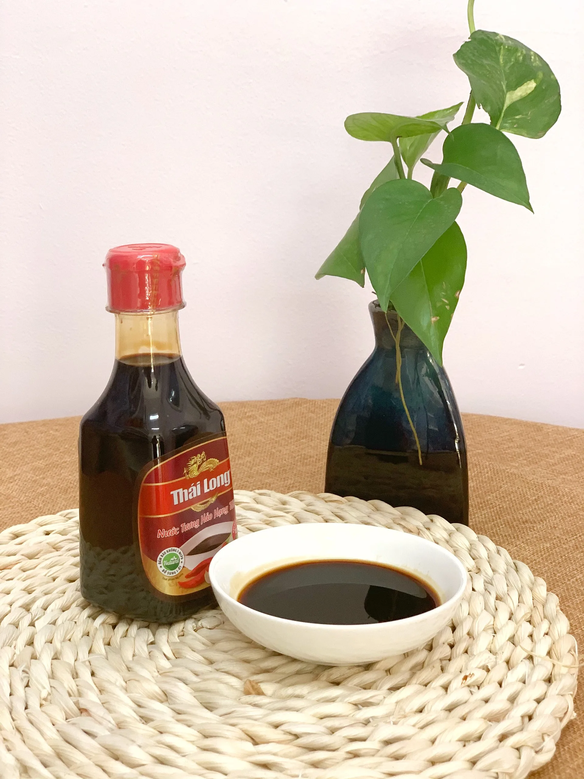 
Premium soy sauce with garlic and chili 250ml bottle made from Vietnam Manufacturer with OEM serivce 
