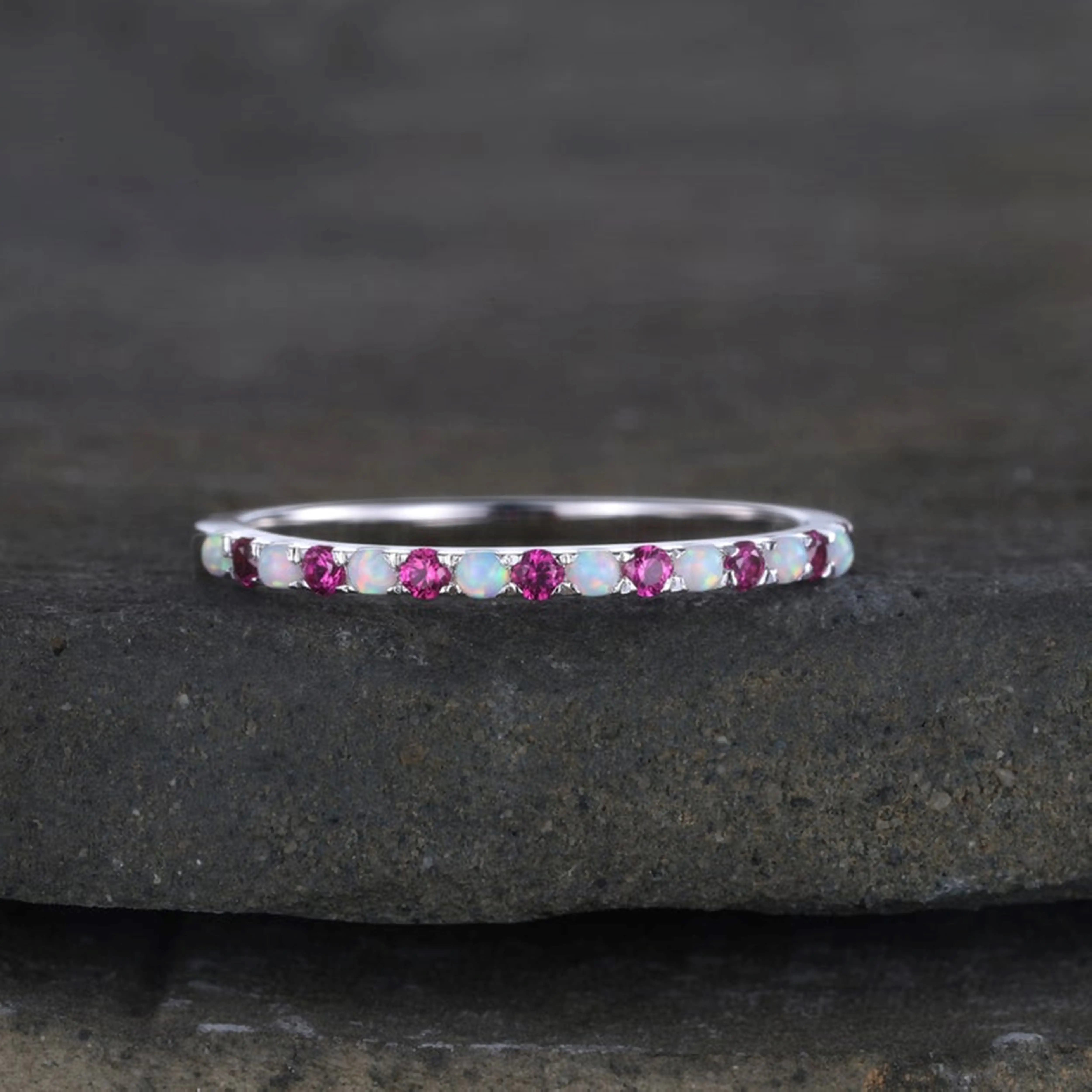 Половина Вечность опал Рубин обручальное кольцо Изысканные опал обручальное Оптовая Продажа 925 стерлингового серебра октября Камень кольцо ручной работы