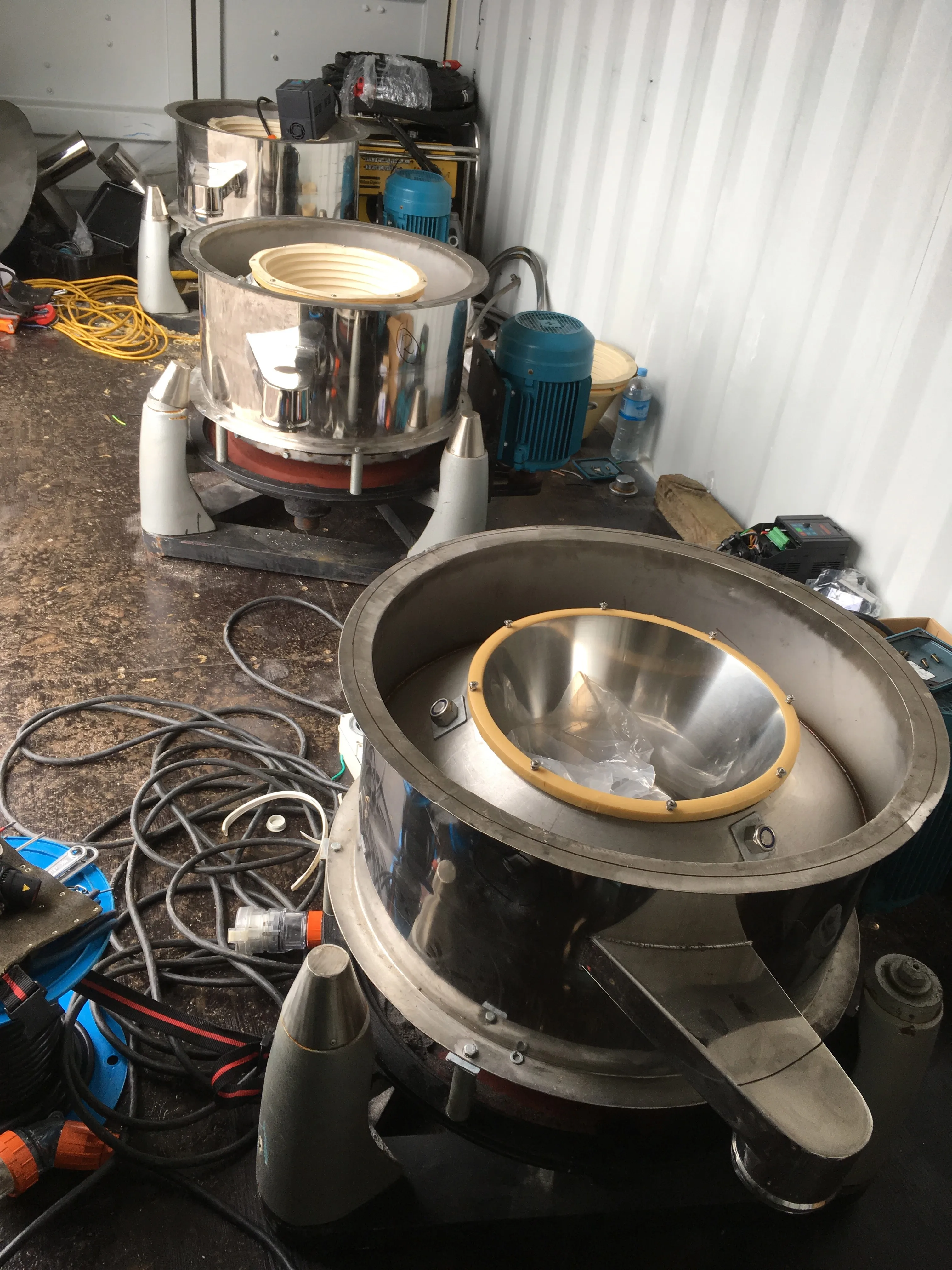 Centrifugal Concentrator with Floating Bed Batch Models
