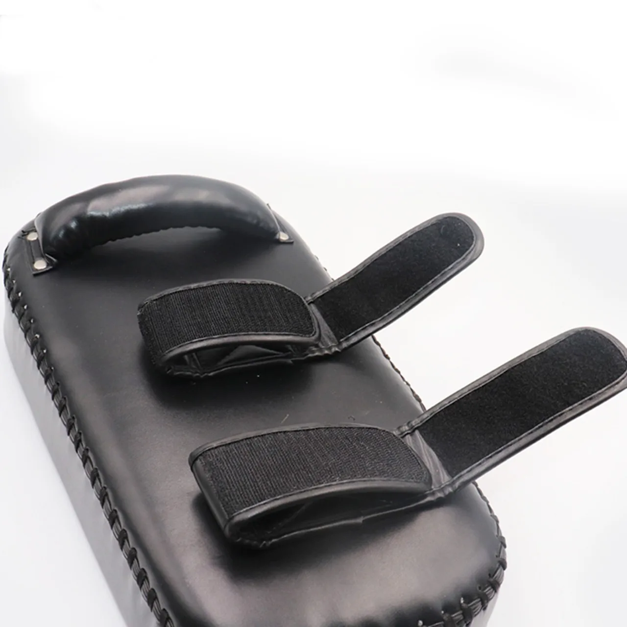 Curved Arm Kick Boxing Training Pad MMA Focus Punch Shield Kicking Muay Thai Kickpad for Martial Arts and Kickboxing