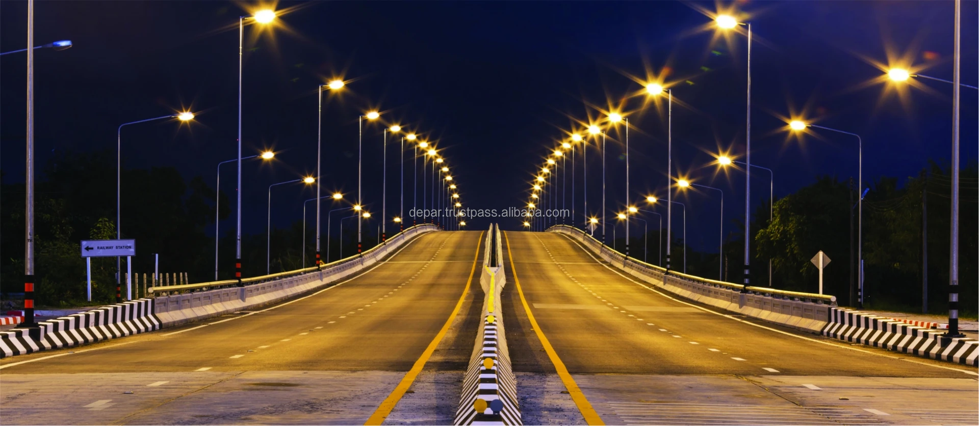 street_light_pole.jpg