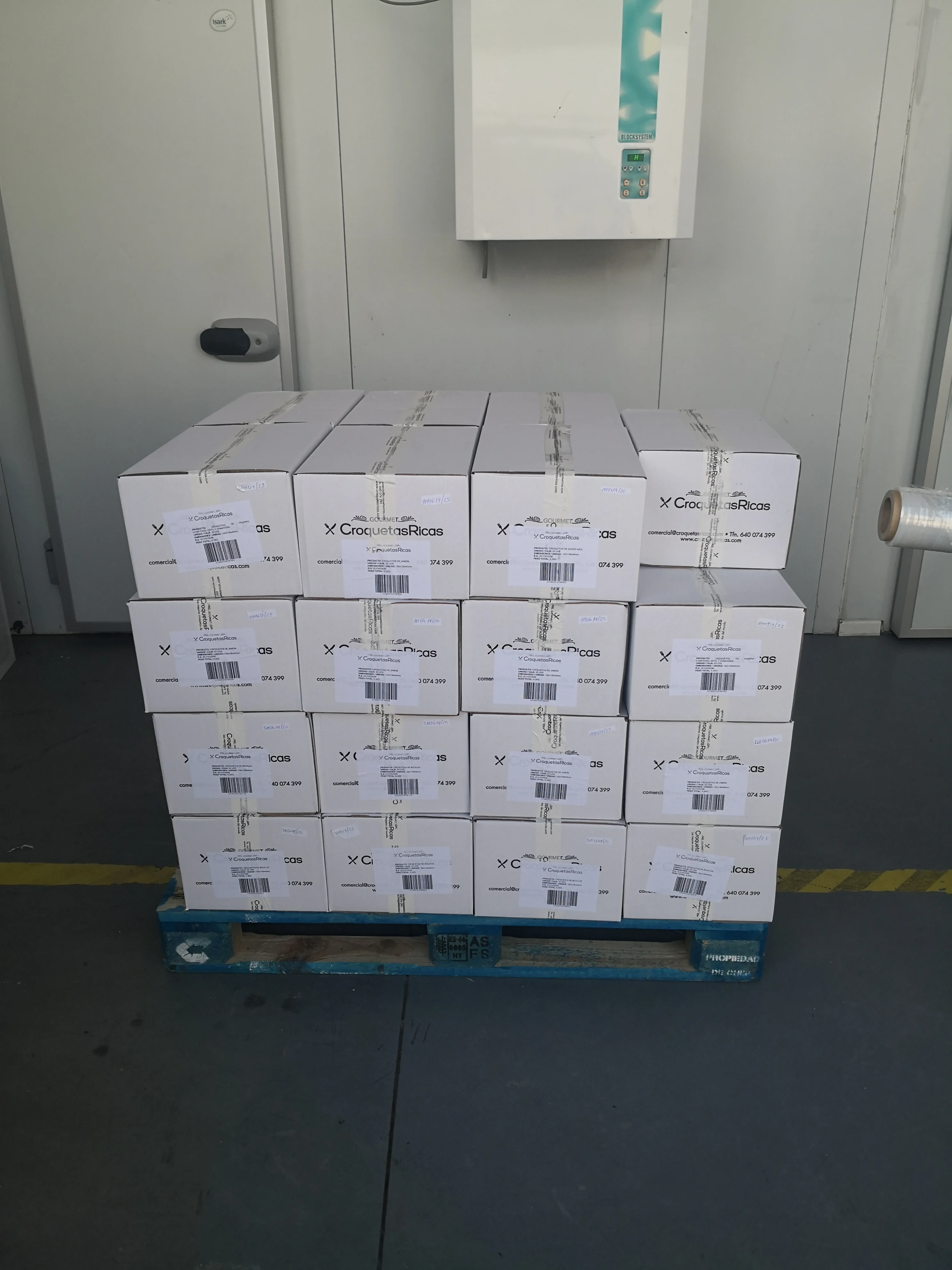 Codfish Frozen Food Croquettes Creamy gourmet croquettes of crumbled cod from the North, made with 100% natural products.