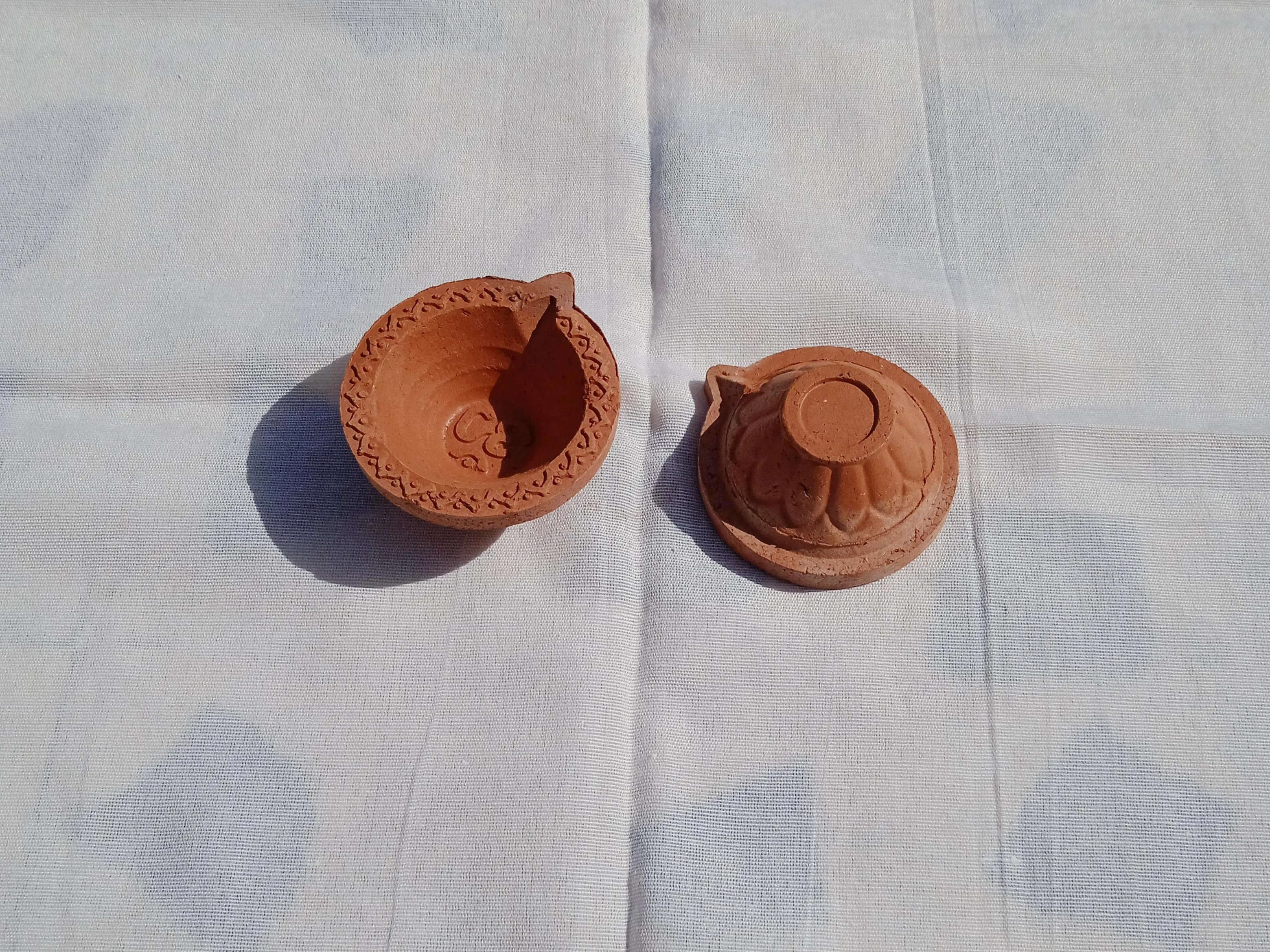 Natural clay terracotta Handmade red clay diwali diyas oil lamps deepak for diwali festival and rituals in small sizes