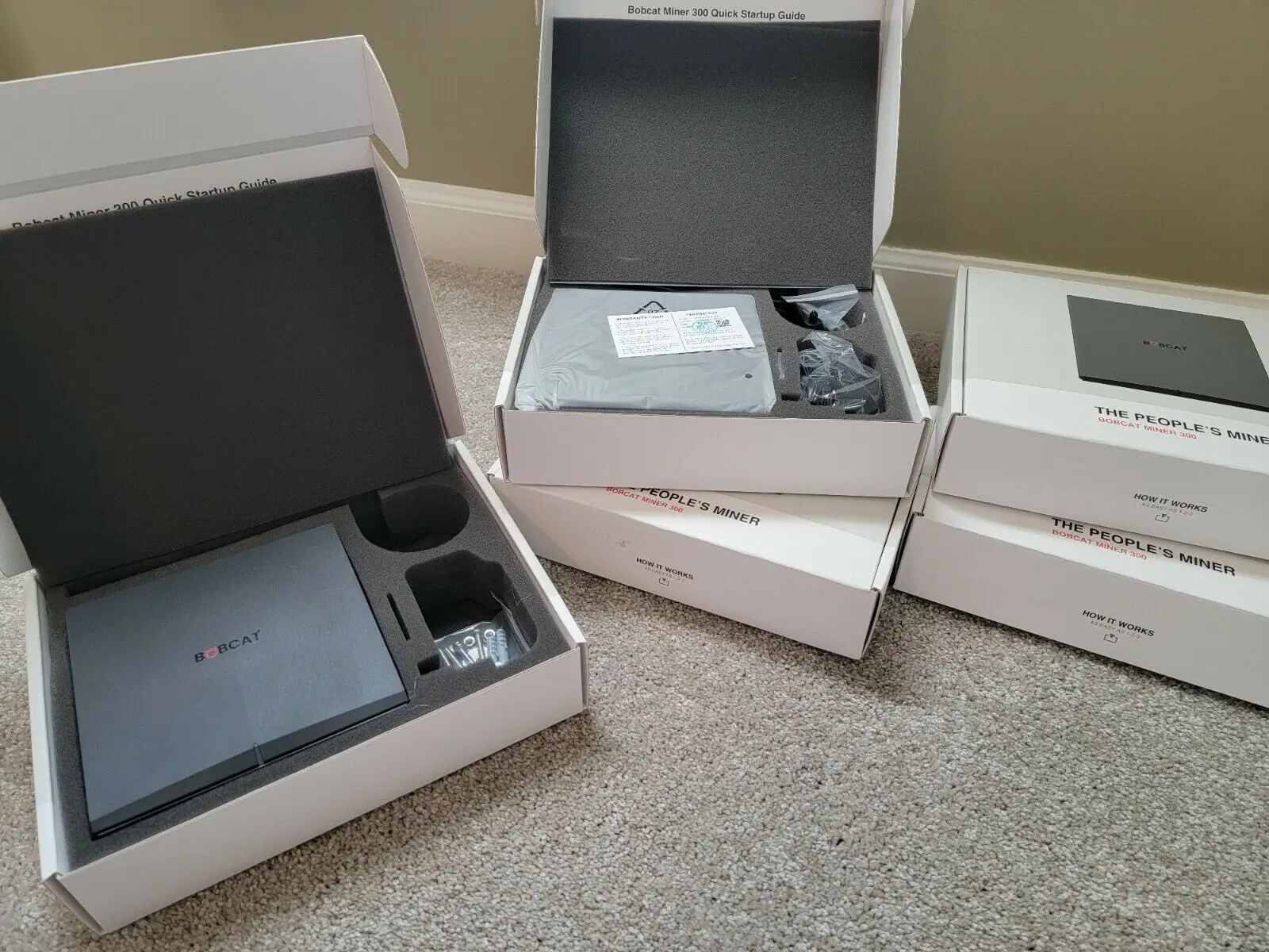 Factory Authentic Offer For Bobcat 300 Miners US815 mhz / EU 868  mhz / AU915/ CN470 Helium Hotspot HNT