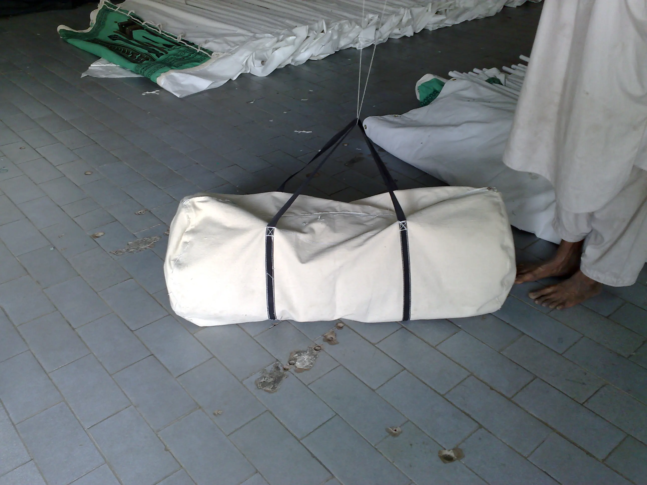 Hot sales Light Weight Family Tent | Wholesale Very Low Price Customized Logo Printed Light Weight Family Tent