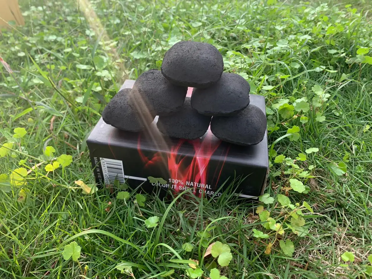 Дешевая цена подушка из кокосовой скорлупы Индонезии/калауд Для Брикетирования древесного угля для барбекю Грили Вьетнама