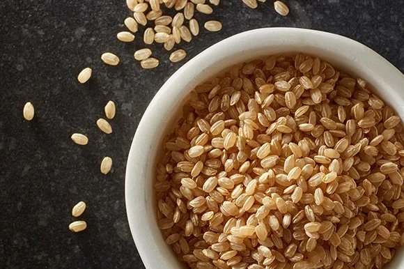 Оптовая продажа вьетнамский производитель коричневый рис с коротким зерном для макробиотической диеты питание японского коричневого риса