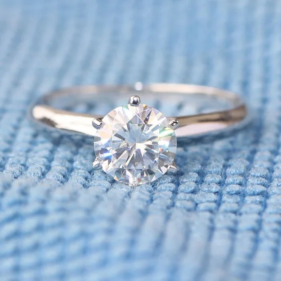 Marvelous design moissanite colorless diamond DEF Certified solitaire ring 10k/14k Low price worldwide delivery