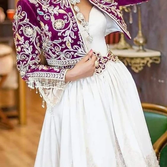 PRETTY  SHORT JACKET WITH SKIRT & ITS EMBELLISH OF HEAVY WORK DABKA,CRYSTAL BEADS,GLASS STONE FOR PARTY WEAR/WEDDING@2022