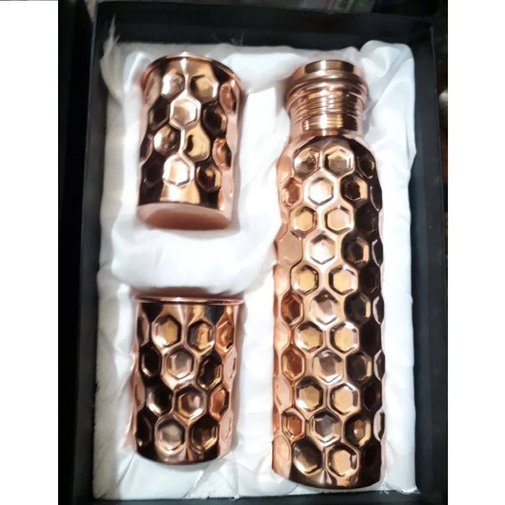 Hot Selling Copper Bottle With 2 Glass Very Good Health Body Yoga Health Leak Proof Joint Free Pure Copper Water Bottle Hygienic