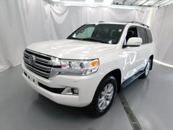 
Selling fairly used car 2017 Toyota Land Cruiser 4WD 8-speed Automatic w/OD Sport Utility Vehicle 