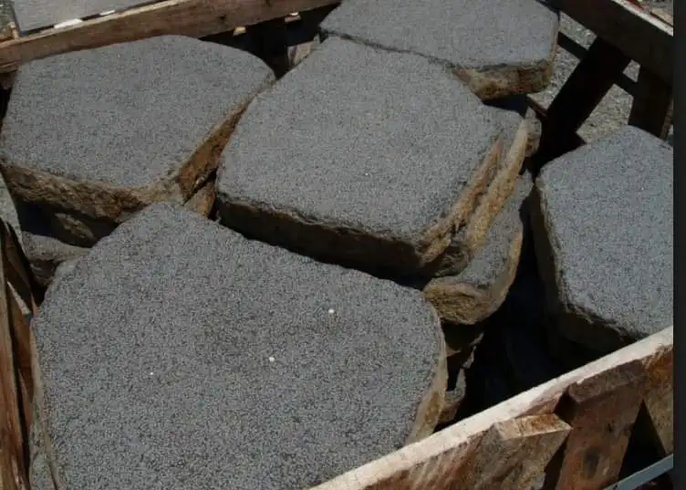 Vietnam Paving Basalt Decoring Garden Basalt Stone Black Outdoor Crossing Stone