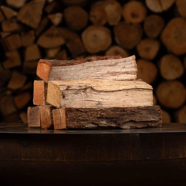 buy the best kiln dried oak firewood fast BBQ wood for family reunite