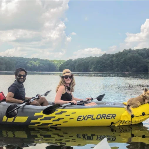 Надувная лодка, рафтинг, рыбалка, байдарка, каноэ, река, озеро, лодка и набор весел