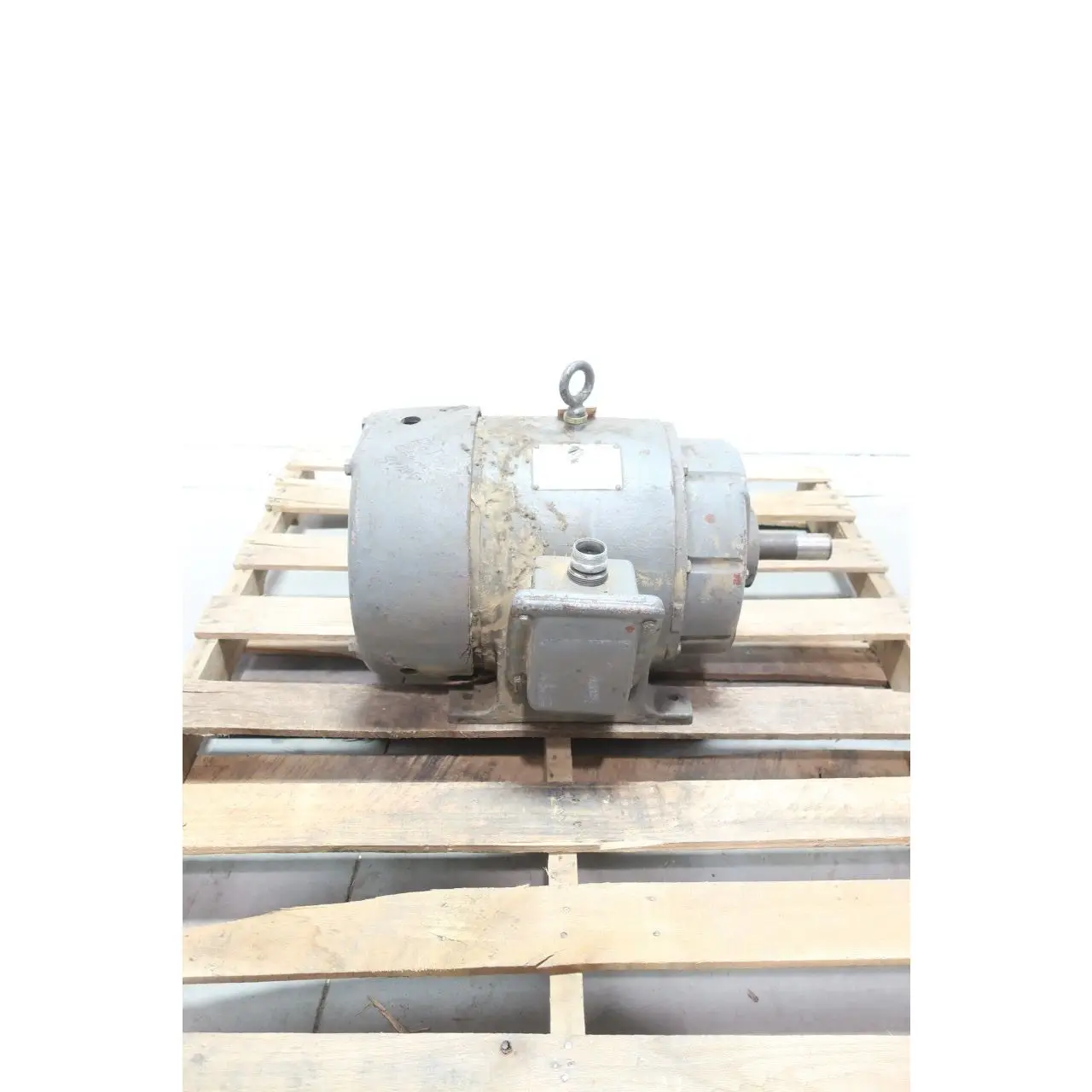 GENERAL ELECTRIC GE 5K4256C3A14 TRI-55-CLAD INDUCTION 256U 3PH 7-1/2HP 1165RPM 1-3/8IN 480V-AC AC MOTOR