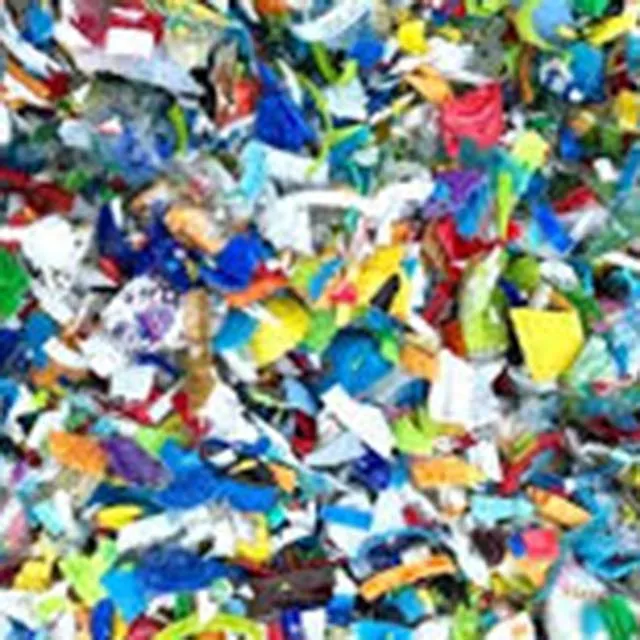 Recycled Bottle Flakes / Bottle Flakes Hot Washed Pet Raw Materials Plastic Granules Pet Bottle Flakes