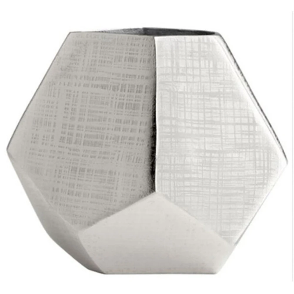 Best Standard Quality Metal Steel Iron Copper Antique Vintage Luxury Modern Unique Latest Metal Vase For Restaurant Flowers Vase