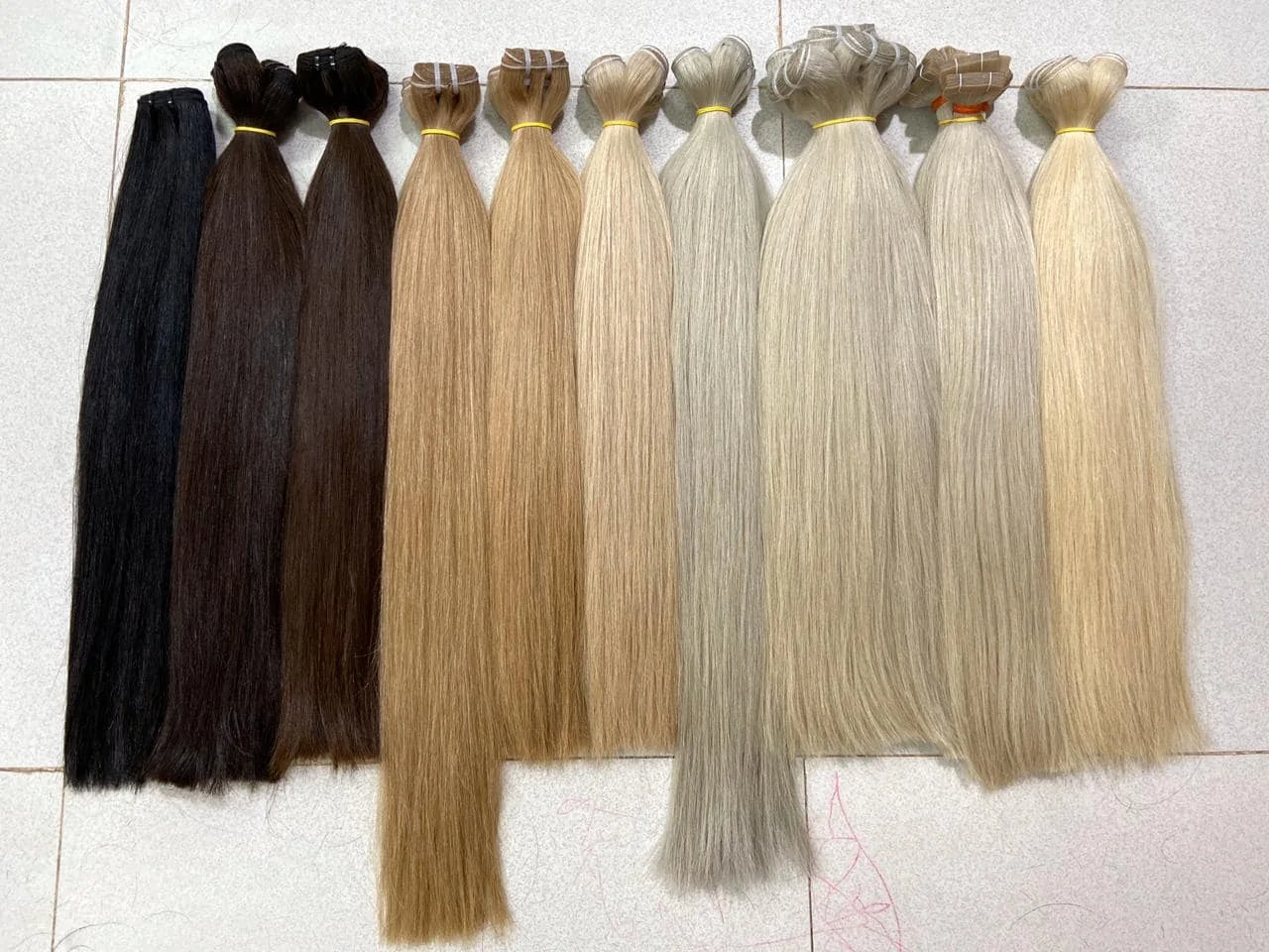 Высококачественные необработанные натуральные волосы для наращивания с выравненной кутикулой человеческие черных женщин вьетнамские