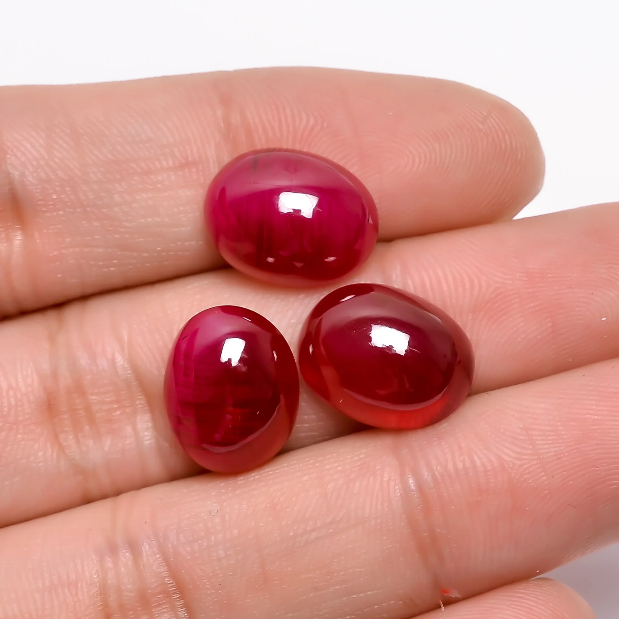 Кабошон рубин натуральный корунд грушевидной формы камень для изготовления драгоценных камней