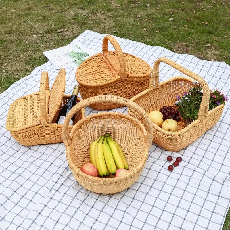 Small Eco-Friendly Wicker Rattan Picnic Basket Bamboo and Plastic Pet Cage with Animal Pattern for Cat Dog Homewares Storage