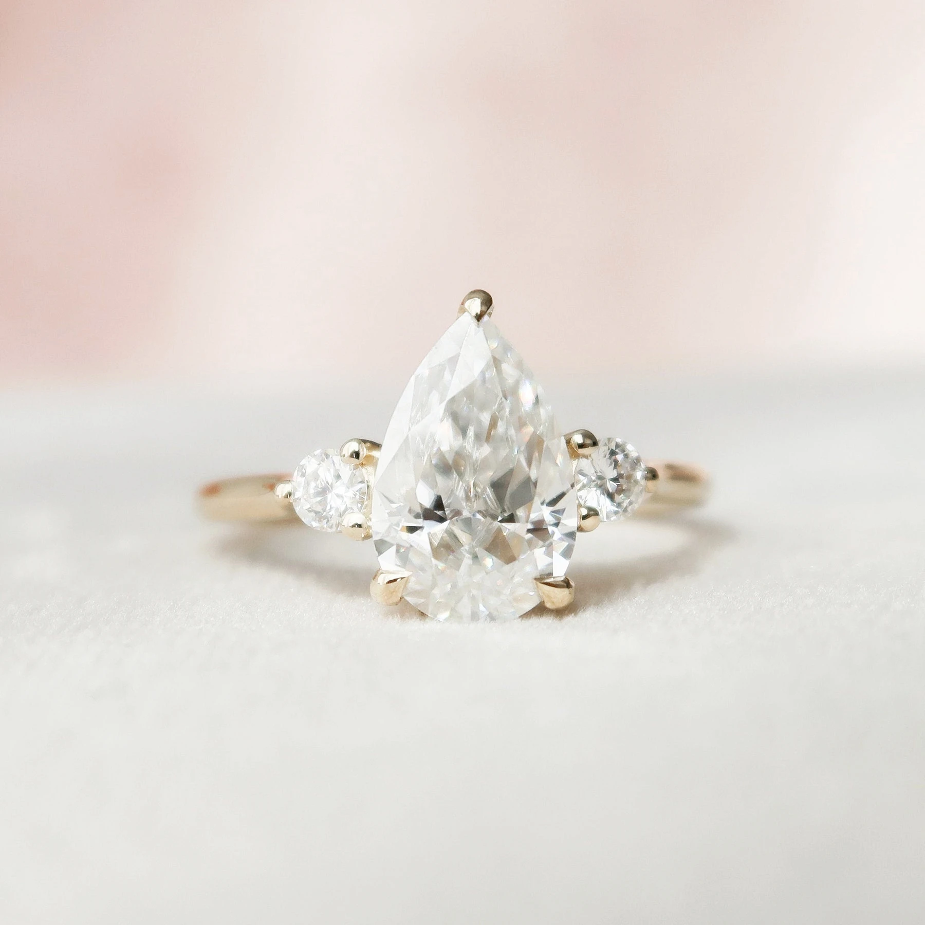 Custom Luxury Fashion Pear Cut Three Stone Cubic Zirconia Diamond Women Ladies Engagement Ring 925 Sterling Silver Jewelry Rings