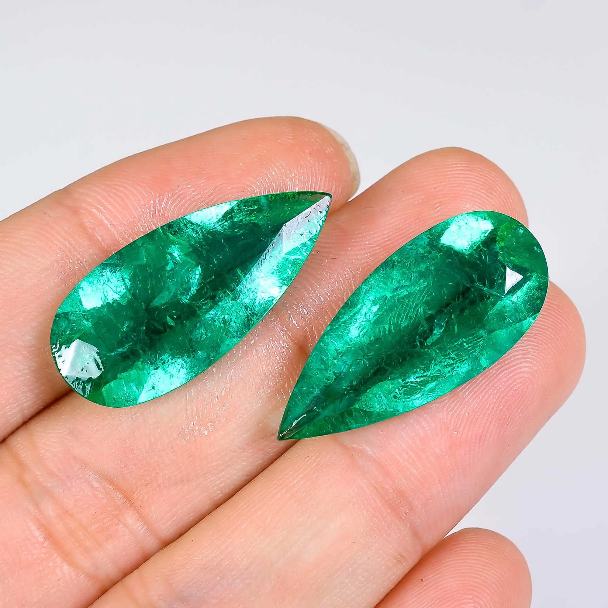 Splendid Top Grade Quality Lab Created Emerald Pear Shape Cut Stone Loose Gemstone Emerald