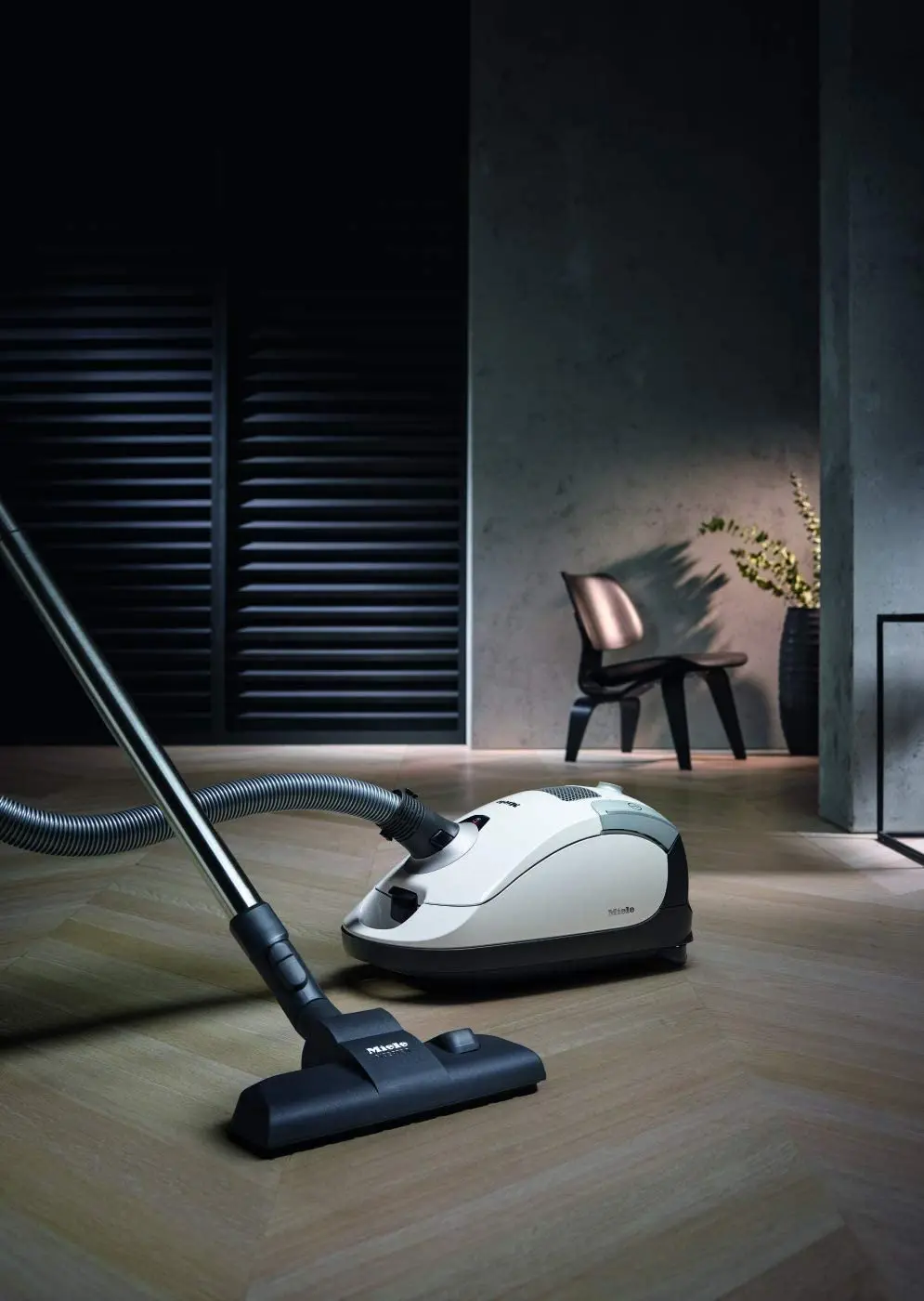 REVE Electric Cyclone Vacuum Cleaner for Household Use-Wet and Dry Cleaning EU Plug Bagless for Outdoor Hotels and Garages