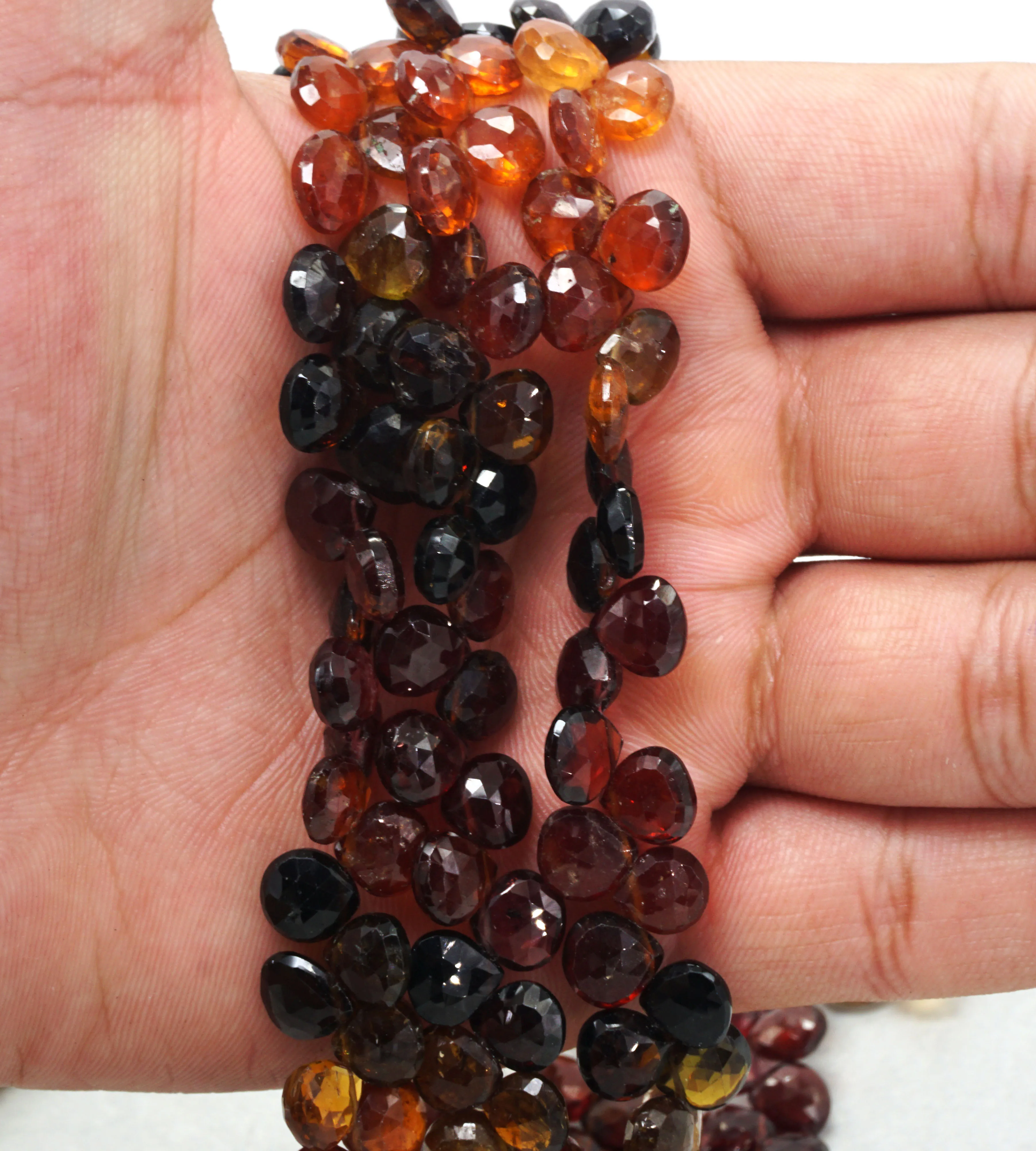  Натуральные сапфировые бусины из тундры граненые в форме сердца разные цвета незакрепленные с драгоценным камнем 7*7 5-8*8 5 мм 8 дюймов