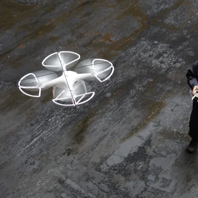 Высококлассная проверка дрона для ремонта корабля