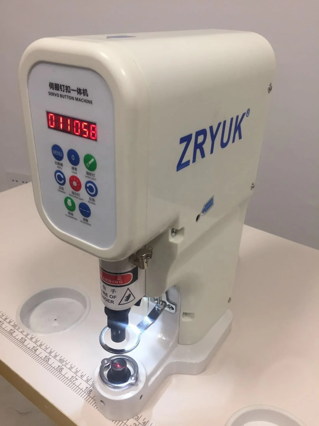 Автоматическая машина для металлических или пластиковых кнопок прессования отверстий в кнопках шнурков металлические застежки гвоздей пуговицы