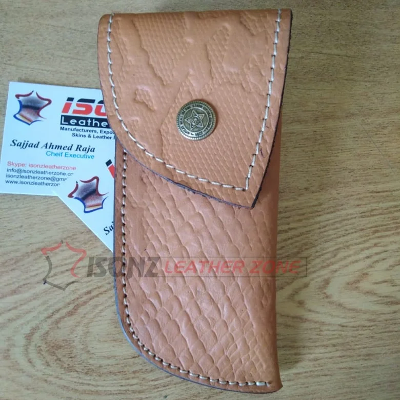 Custom Hand forged Damascus steel Hunting knife With Deer Antler Brass Guard Camping knife Leather Sheath Direct Factory Supply