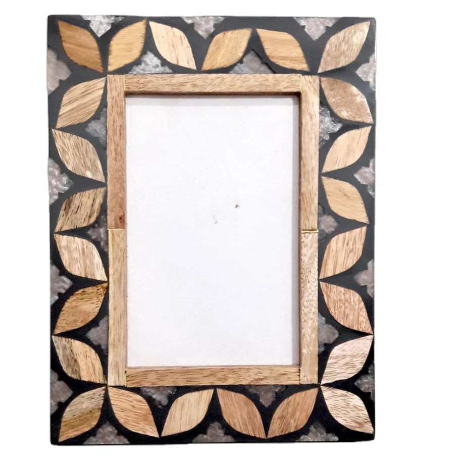 Resin and Bone Quatrefoil Rectangular Picture Frame