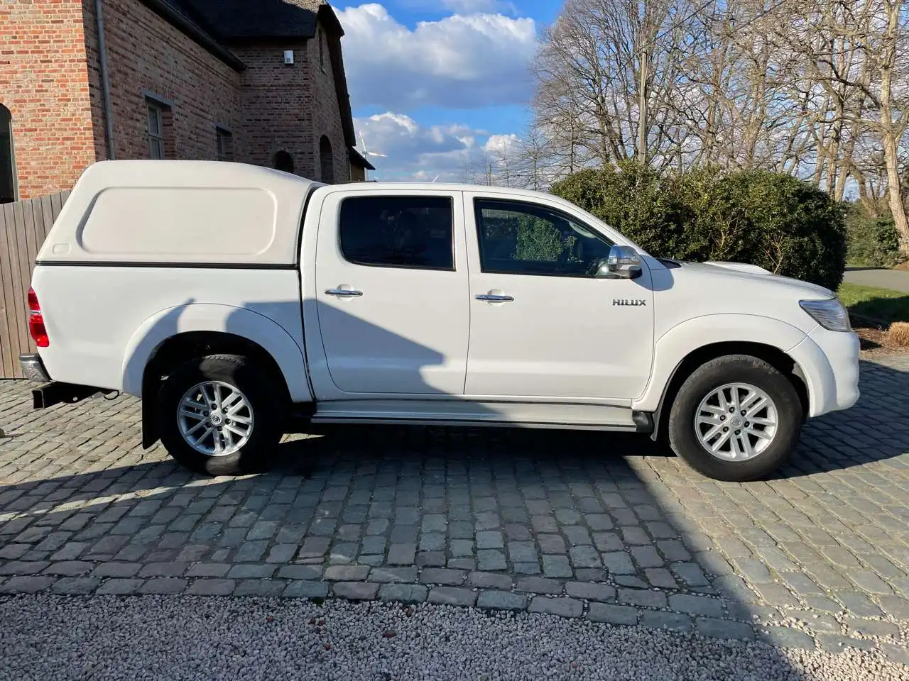 Cheap Toyot-a Hilux pickup 4x4 diesel double cabin pickup Hilux, Automatic Hilux for sale