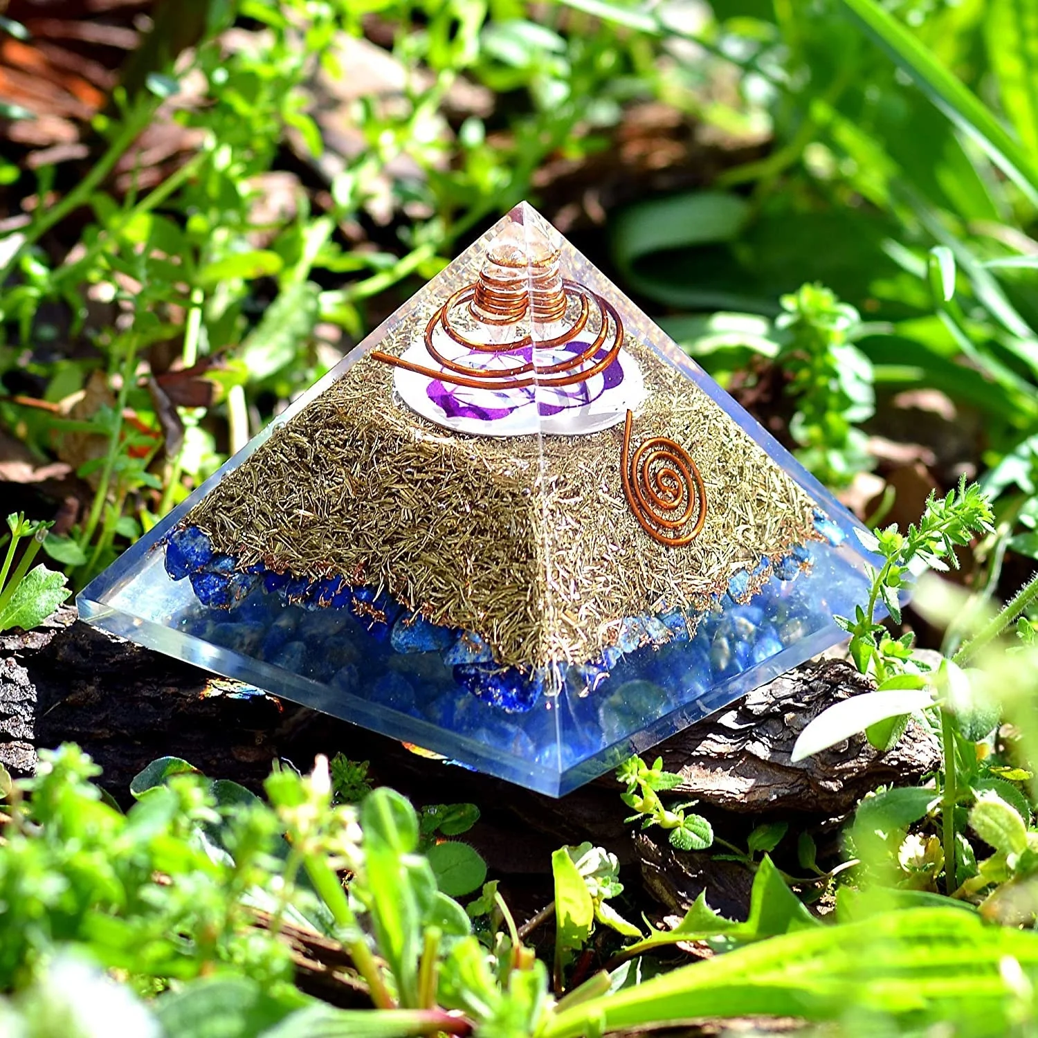 Orgone Pyramid Energy Generator Third Eye Chakra Symbol Orgonite Lapis Lazuli Crystal Pyramid with Brass Metal
