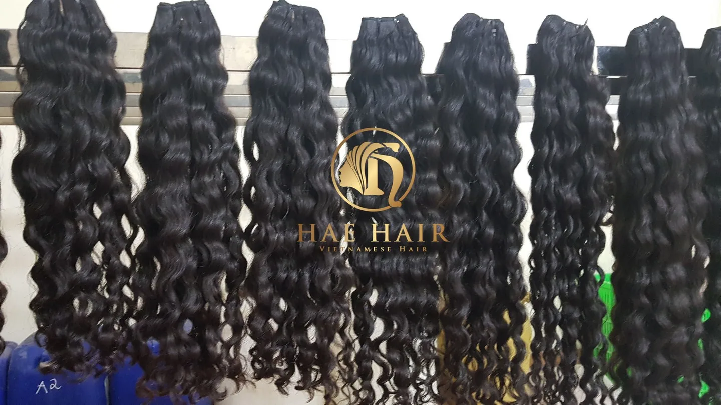 Высокое качество оптовая продажа вьющиеся накладные волосы вьетнамские человеческие необработанные натуральные из Вьетнама