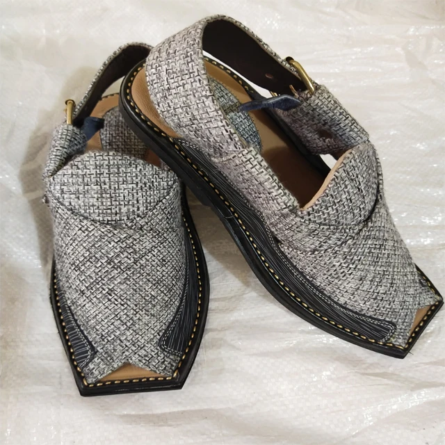 
New Arrival Premium Quality Grain Cowhide Split Handmade Leather Kaptaan Chappal 