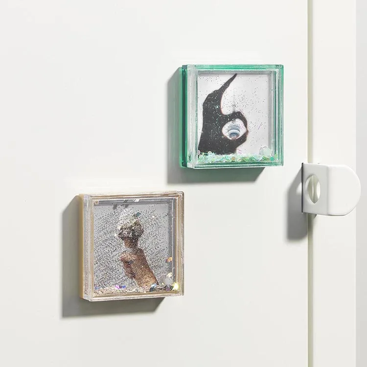 
Best Promotion Good Quality Plastic Mini Photo Square Confetti Magnet Liquid Frame 