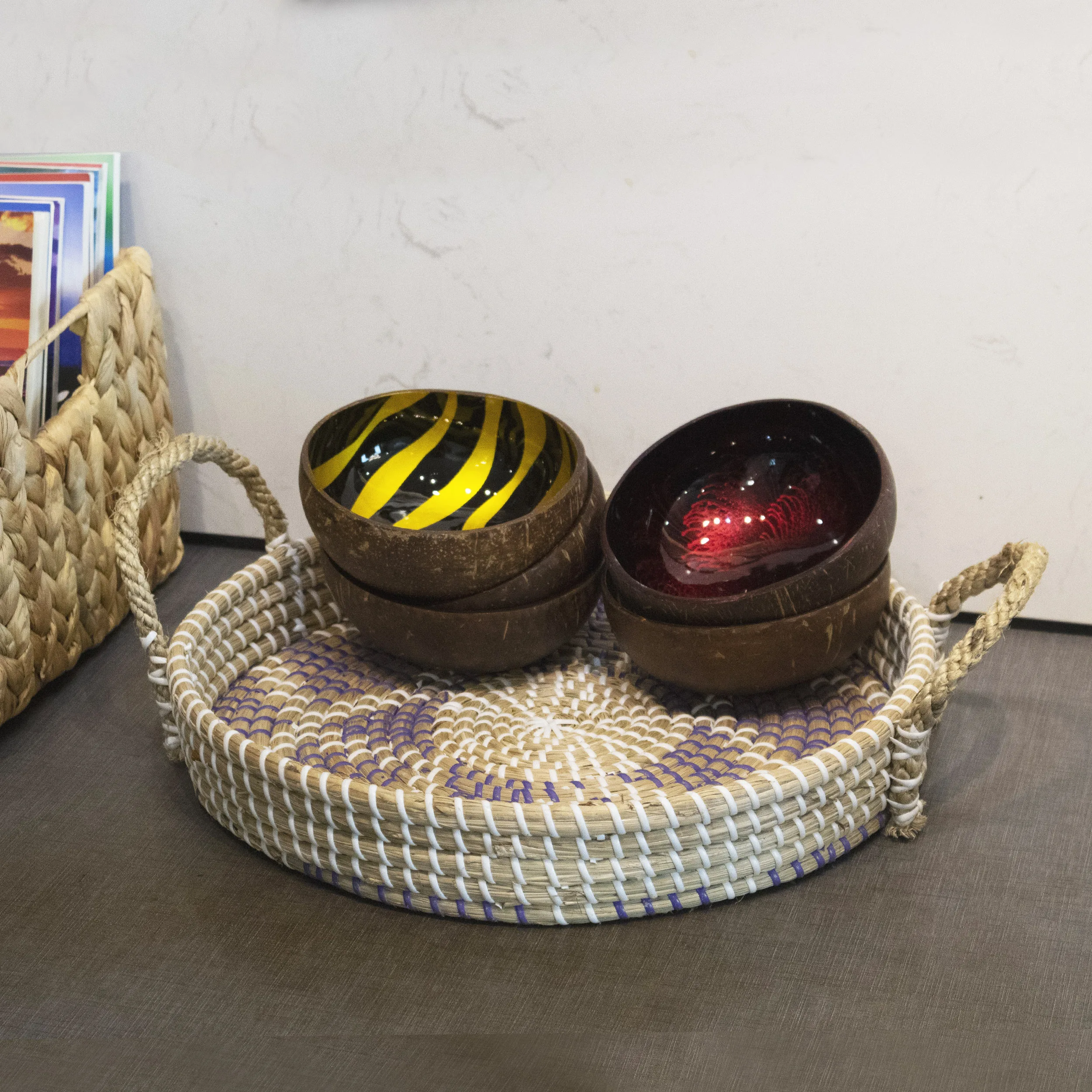 Wholesale Price Handmade Round Seagrass Trays with Handles Great Home Decor - Round Shape Seagrass Serving Tray for Fruits, Food