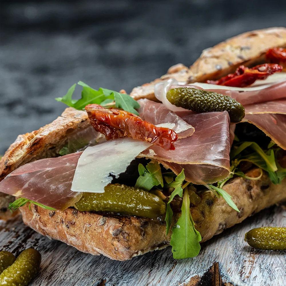 Premium quality gherkins 300g Italian food condiment in wine vinegar glass mason jars appetizer platters for export