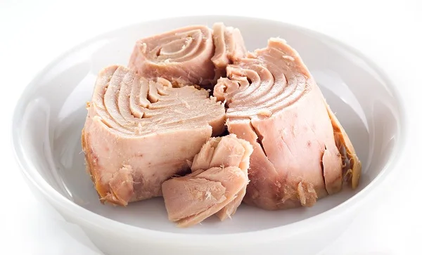 Premium Thailand Canned Tongol white meat tuna  Solid in Sunflower oil 185/130g