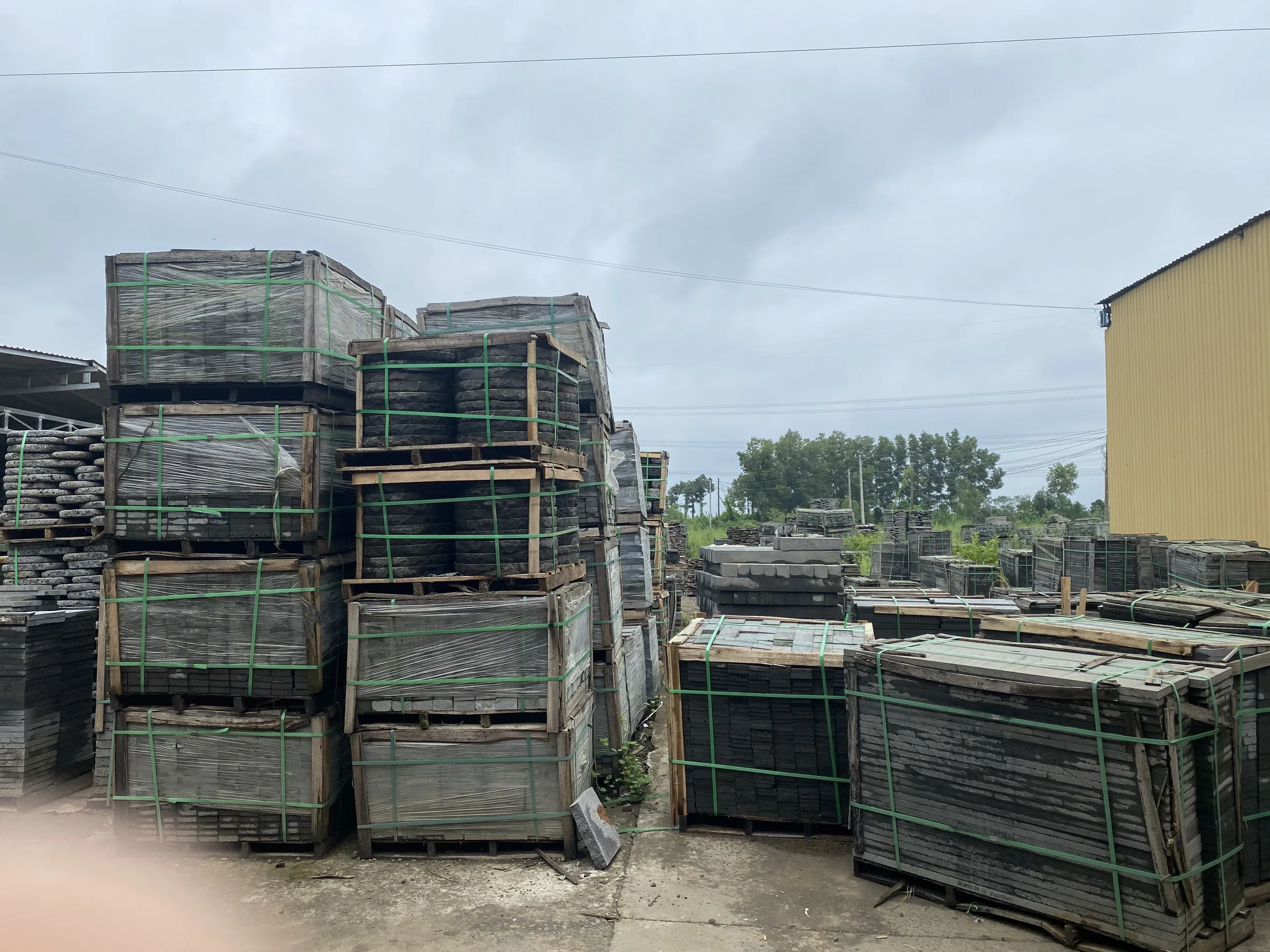 High Quality ELA Stone Modern Minimalist Midcentury Park Farmhouse Villa Flamed  Blue Limestone from Vietnam