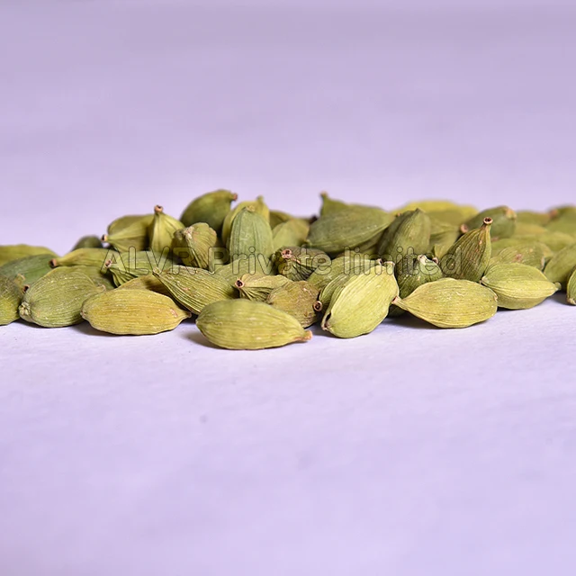 Natural Best Quality Fresh Green Cardamom Elachi Spice for Wholesale green cardamom dry Best cardamom Market price