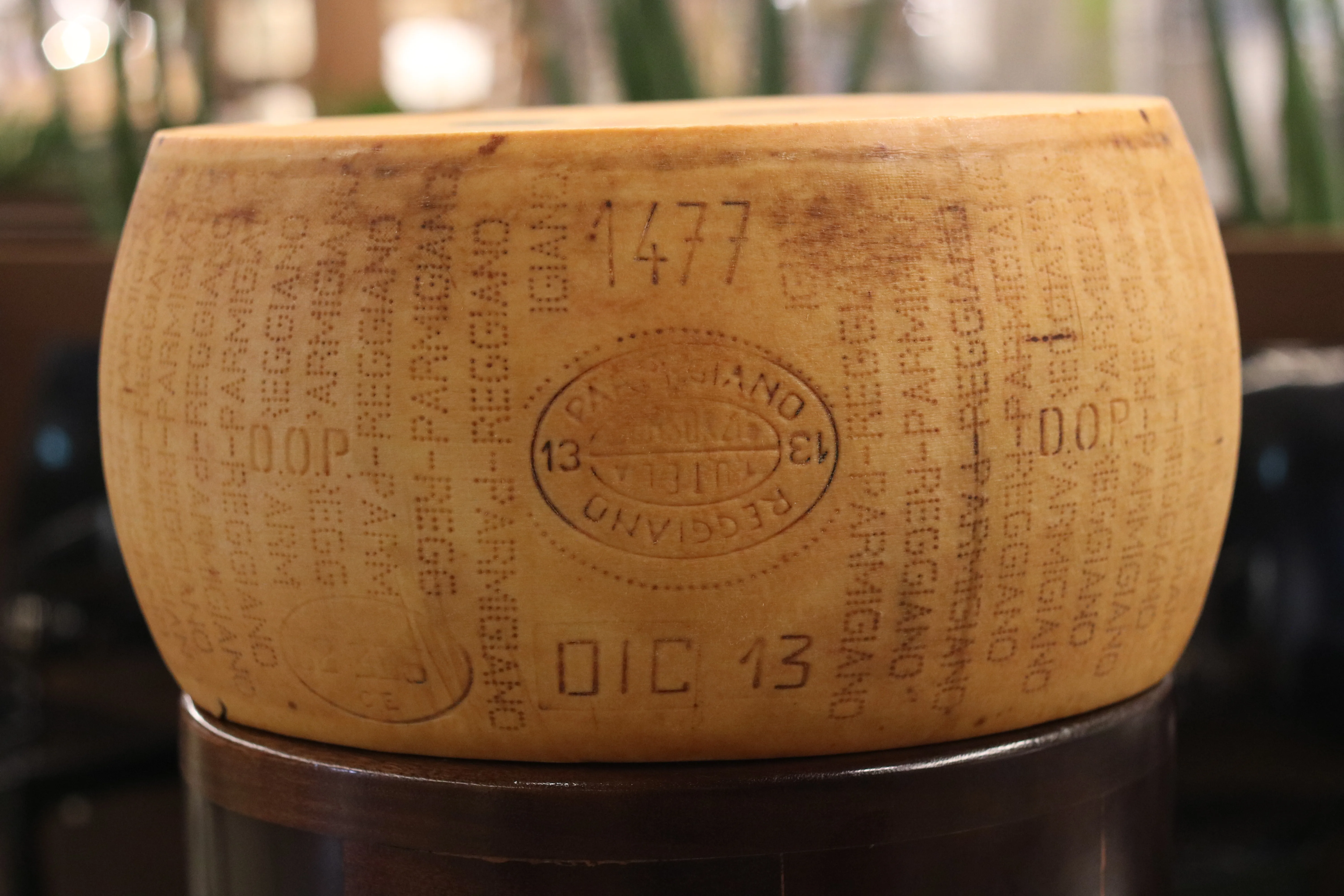 
Made in Italy Parmigiano Reggiano Cheese Wholesale 96 Months 1 kg 
