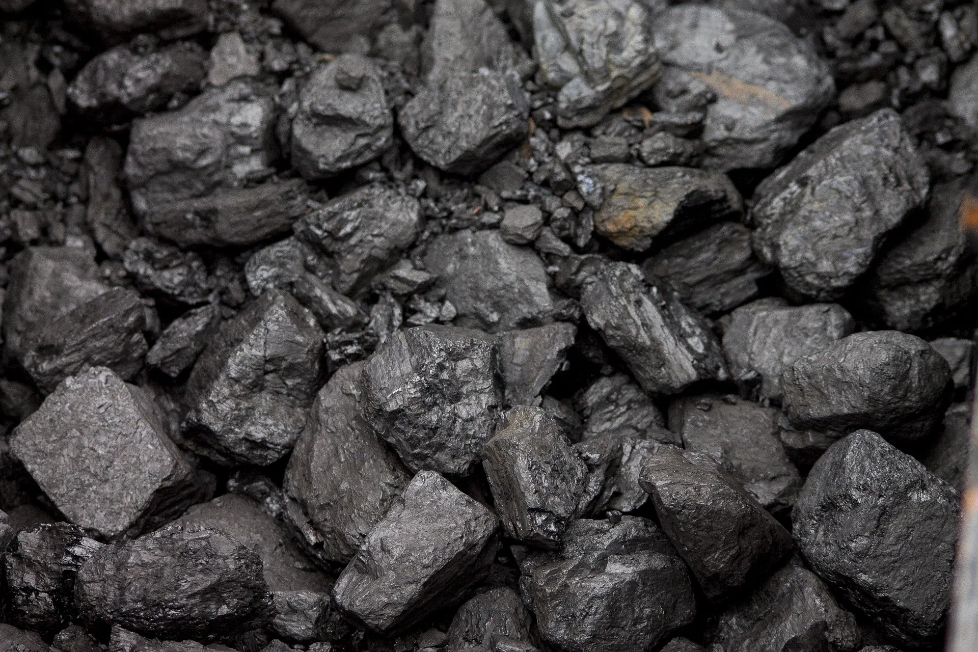 
High Quality Steam Coal Bituminous Coal 5,300/5,100 KCal Moist <30% MINED COALS 