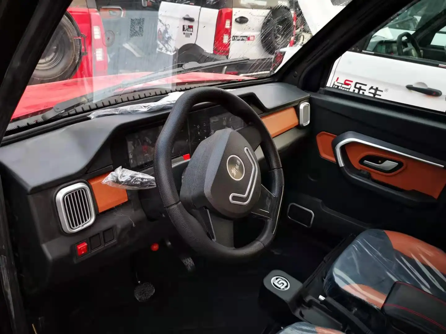 Lesheng 2021 ISO Certificated GPS 52km/h Right&*left Hand Steering Wheel Electric Car