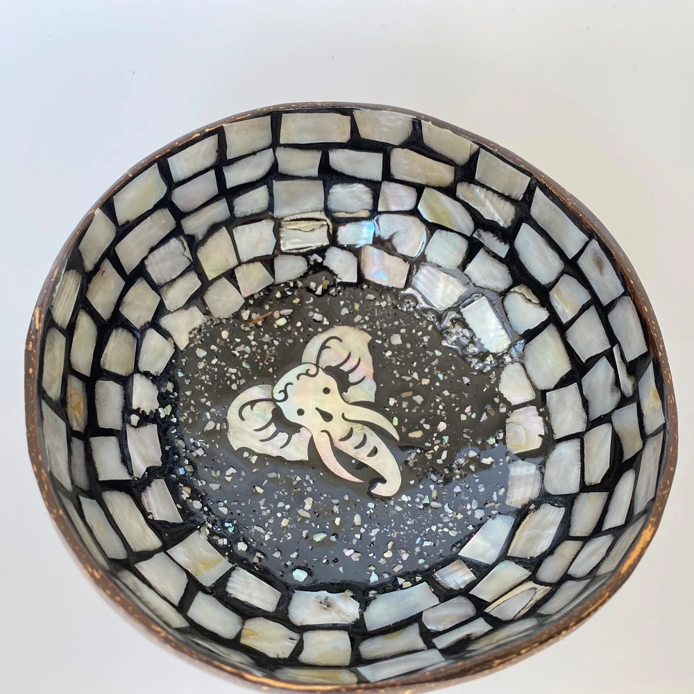 
Natural Coconut Shell Bowl - Decorated With Sea Shell In Elephant Pattern- OEM/ODM- Small Order Accepted- Lacquer Seashell Bowl 