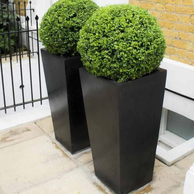 Excellent Quality Indoor Outdoor Flower Pot Tall Planter Classic Traditional Fiberglass Urns and Planters White for Garden