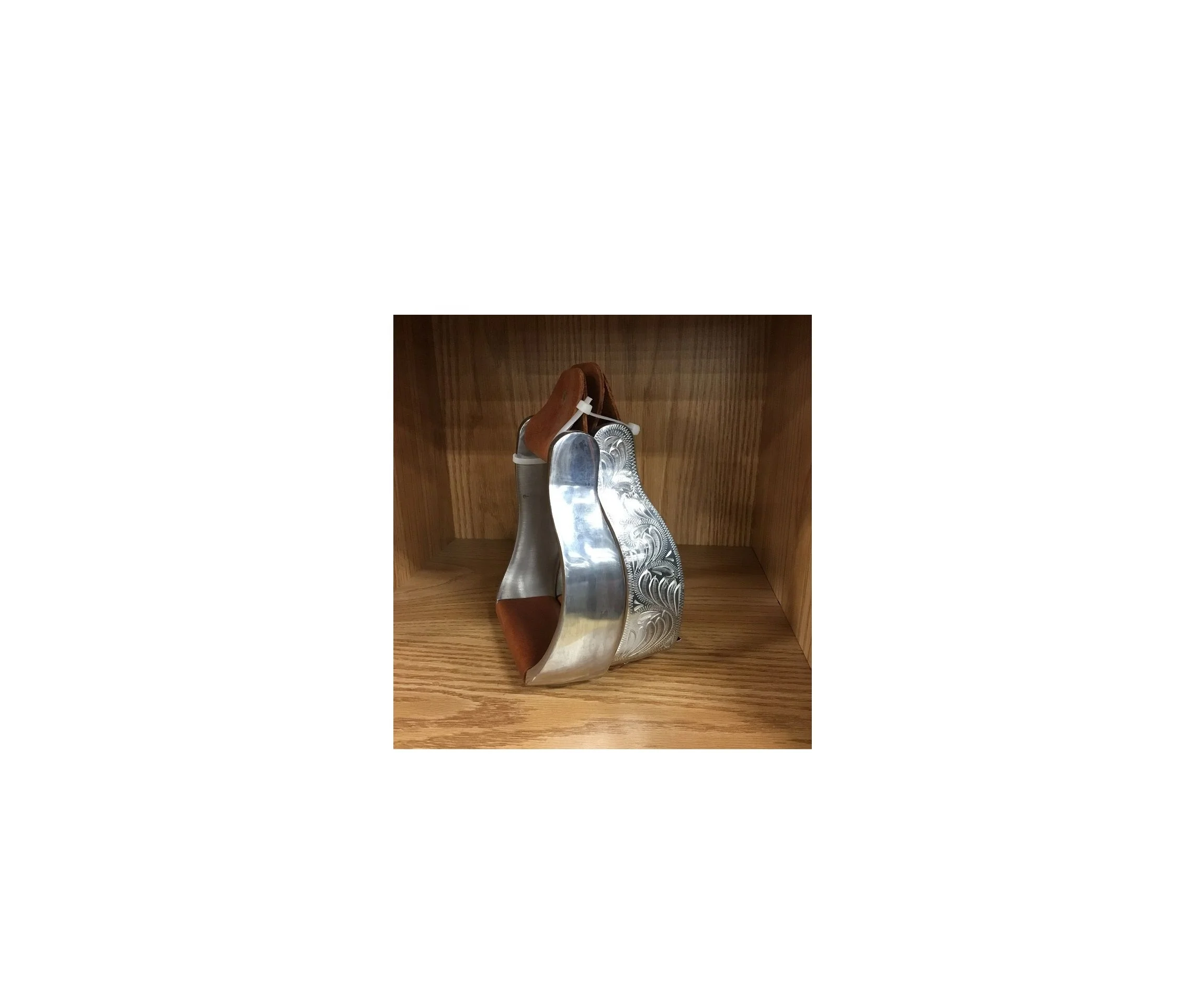 Horse Western Saddle Pair Stirrups Carved Aluminum 5-1/4 Wide Stirrups Outdoor Sports Equestrian Stirrups