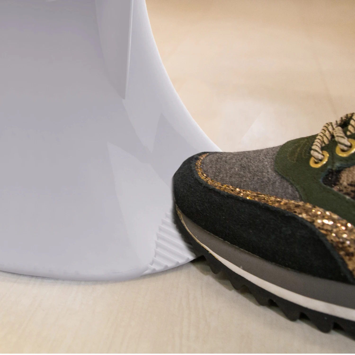 Upright Plastic Dustpan with Rubber Lip and Foot Fix | Long Yellow Metal Stick and Ergonomic Grip | Made in Italy